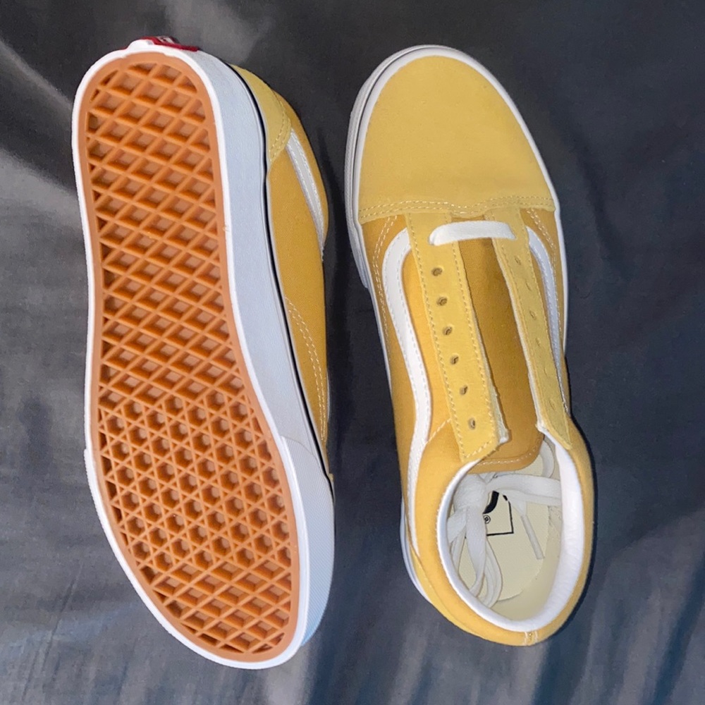 BRAND NEW VANS